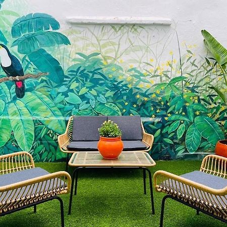 Artistic Flat Next To Ruzafa Welcome To The Jungle Valencia Exteriör bild