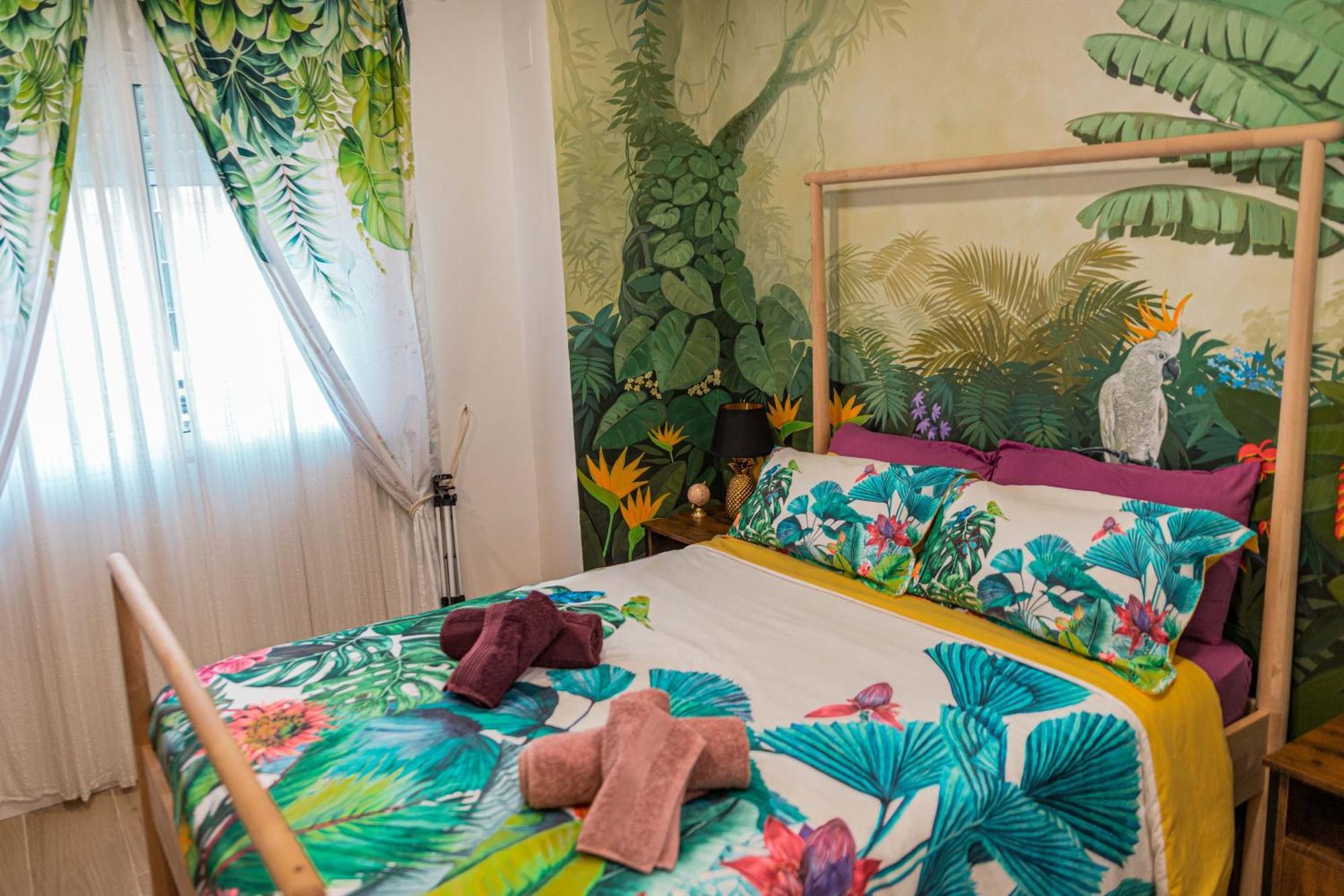 Artistic Flat Next To Ruzafa Welcome To The Jungle Valencia Exteriör bild